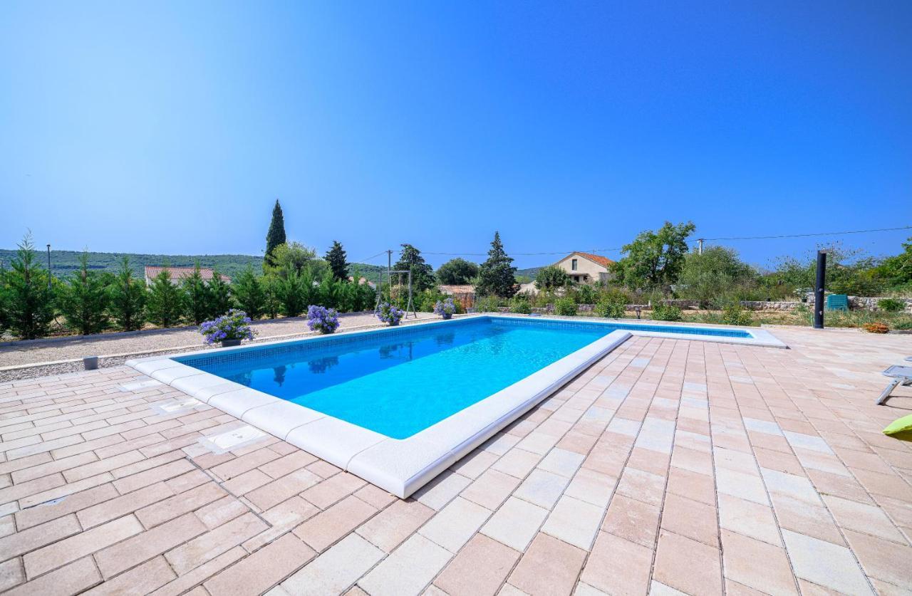Holiday Home Rokoko シベニク エクステリア 写真